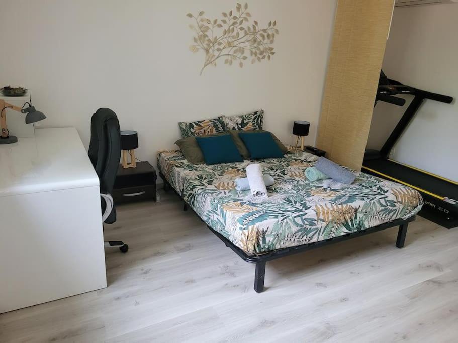 Appartement Tout Equipe En Rez-De-Jardin Entre Gard Et Ardeche Saint-Julien-de-Peyrolas Εξωτερικό φωτογραφία