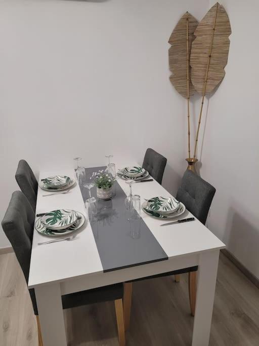 Appartement Tout Equipe En Rez-De-Jardin Entre Gard Et Ardeche Saint-Julien-de-Peyrolas Εξωτερικό φωτογραφία